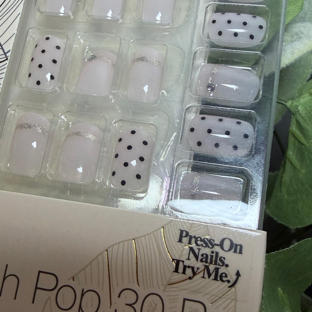 Polish Pop 30 Pc Set - Black and White - Picture 2 of 5